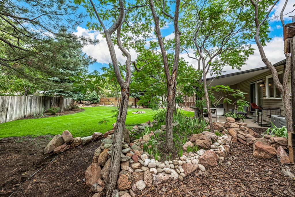 lawn landscaping services​